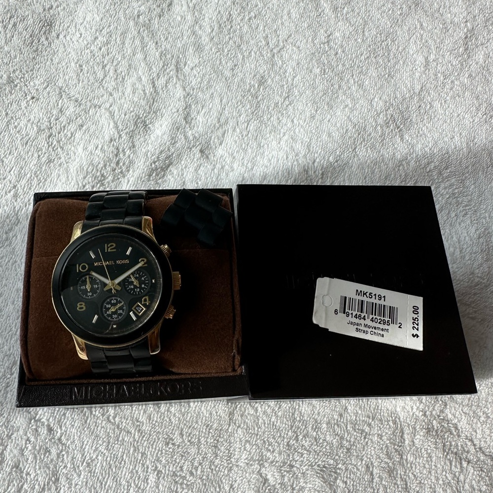 Black/gold watch